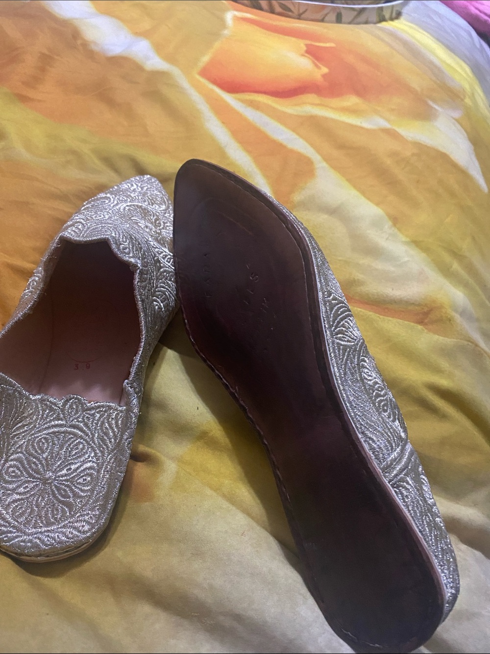 Metallic Embroidered Pointed-Toe Flats - Silver - Picture 6 of 7